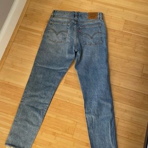 size 26 levi wegdie jeans. worn once